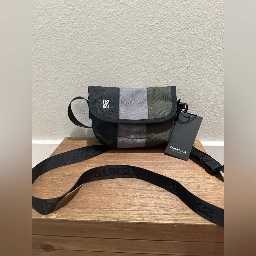 TIMBUK2 MICRO CLASSIC MESSENGER BAG - ECO ARMY POP XS.